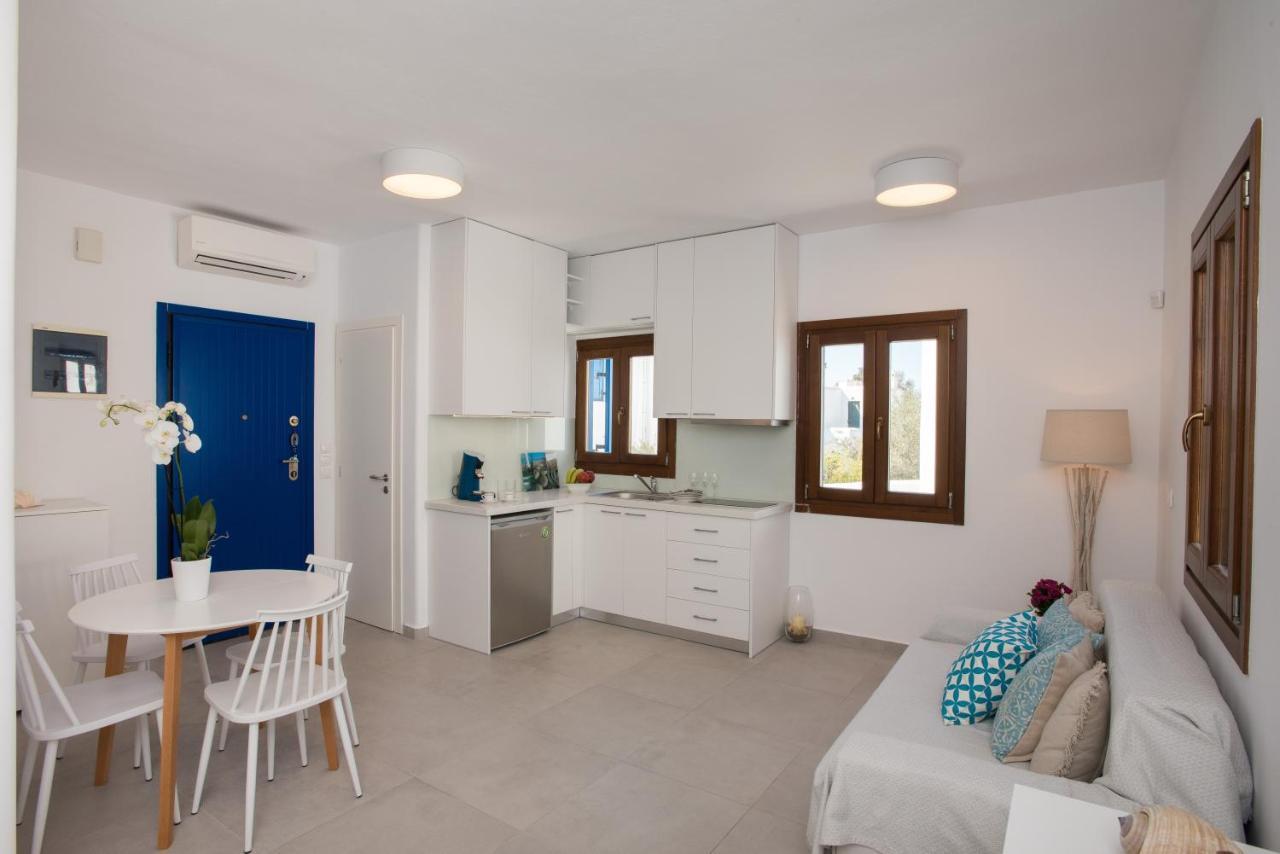 Olive Tree & Capari Mykonos Town Homes & Apartments With Pool! Exterior photo